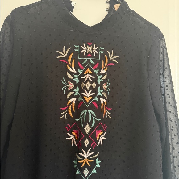 Altar’d State Blouse - Picture 2 of 4